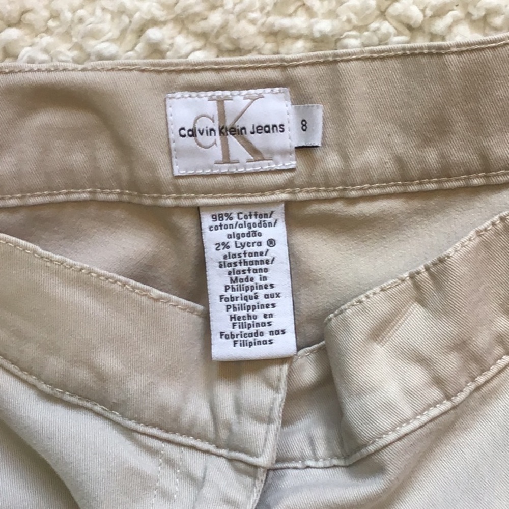 Calvin Klein Capris Khakis. Sz 8 - Picture 4 of 7